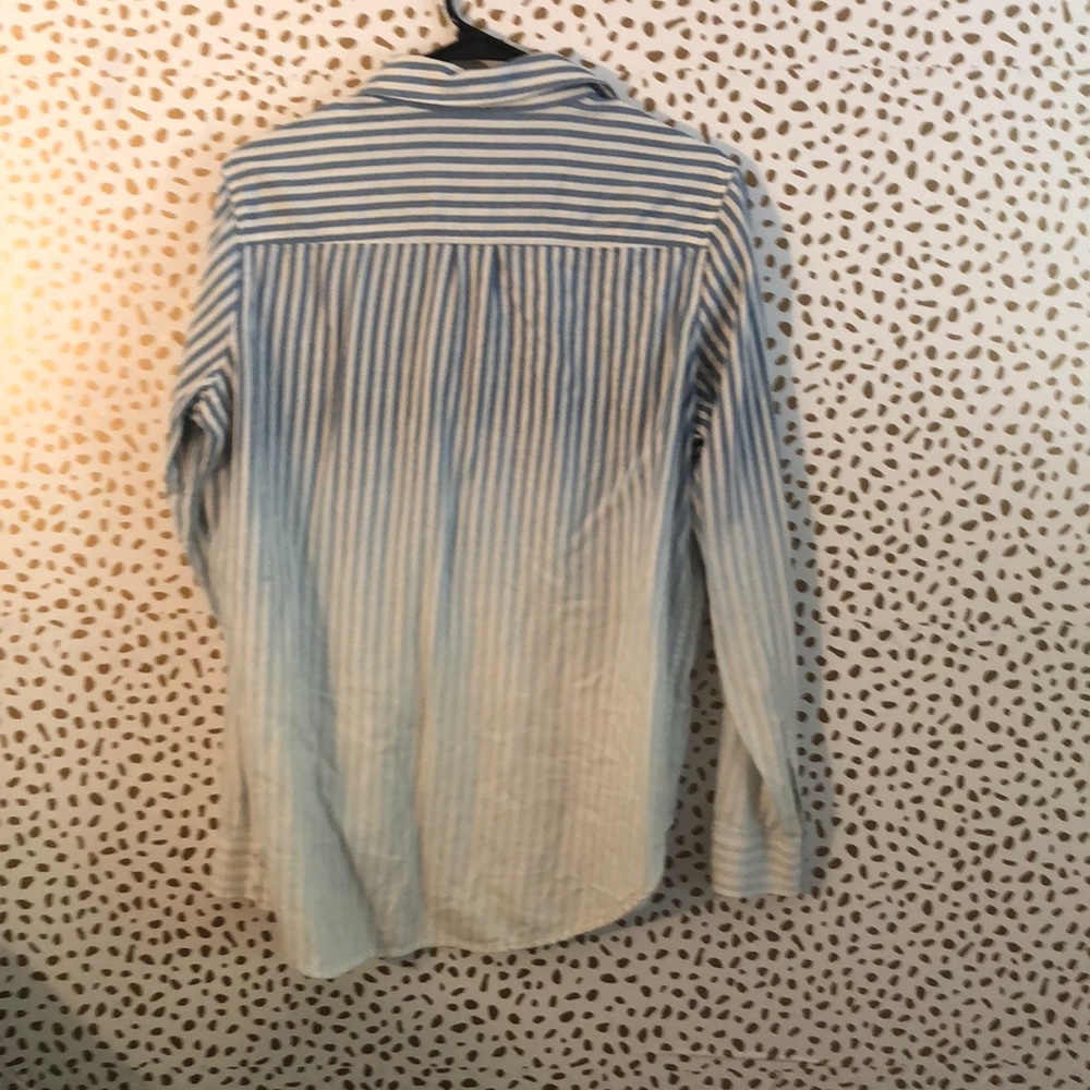 Button up - Picture 2 of 4